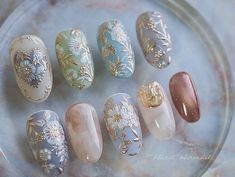 Antique Nail Art, Marie Antoinette Nails, Bridgerton Nails Ideas, Victorian Nails, Bridgerton Nails, Old Money Nails, Money Nails, Aesthetic Nail