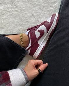 Burgundy Jordans, Dunks Outfit, Burgundy Nikes, Cheap Jordan Shoes, Sneaker Outfits, Dr Shoes, Cute Nike Shoes, Cute Nike, Cute Nikes