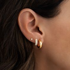 On-trend, chunky hoops! Great to add a stylish look to any outfit!!  - - - D E T A I L S - - - * Made of 925 Sterling Silver * THICK plating of 14k Gold or Rhodium * Nickel-free & Hypoallergenic - great for sensitive ears! * Sold as a pair * 14mm Diameter * Thickness: 4mm Earrings on Model: Huggies https://www.etsy.com/listing/609932178/diamond-huggie-earrings-gold-cz-huggies?click_key=6b63f564b18f734b54f60a71304b4a0ef9cebeed%3A609932178&click_sum=95b41bb0&ga_search_query=huggies&ref=shop_items_ 4mm Earrings, Traditional Butterfly, Hoop Earrings Chunky, Huggie Earrings Gold, Diamond Huggie Earrings, Hoops Silver, Hoops Gold, Solitaire Studs, Tiny Stud Earrings