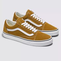 Golden Brown And True White Old Skool Suede Vans Vans Vintage, Brown Vans, Suede Vans, Black Canvas Shoes, Vans Slip On, Clean Shoes, Fresh Look