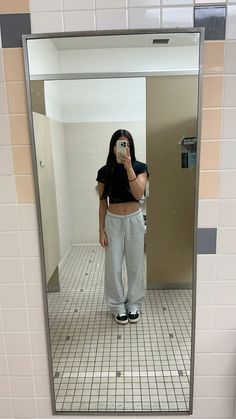 Wide leg sweatpants from H&M, black crop T from target, and Black adidas campus. Black Wide Leg Sweatpants Outfit, Wide Sweatpants Outfit, Black Adidas Outfit, Black Adidas Campus, Outfit Ideas Sweatpants