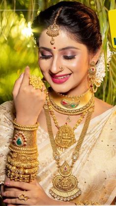 Marriage Hairstyles, Hairstyles Traditional, Reception Hairstyles, Wedding Hair Trends, Hair Style On Saree, Ideas Haircut, Saree Hairstyles, Bridal Jewellery Inspiration