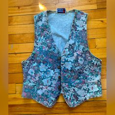 Never Worn. Fits Like A S/M. Message With Any Questions :) Vintage Denim Vest, Fresh Outfits, Acid Wash Denim, Acid Wash, Denim Vest, Vintage Denim, Denim Wash, Color Blue, Jackets & Coats