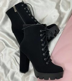 Heal Boots, Cute Black Boots, Custom Sneakers Diy, Cute High Heels, Fantastic Shoes, Shoes Outfit Fashion, Prom Heels