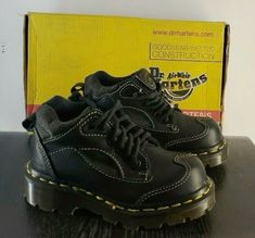 Cool Doc Martens, Vintage Doc Martens, Black Doc Martens, Black Hiking Boots, Shoes Dr Martens, Dr Shoes, Doc Marten, Funky Shoes, Shoe Inspo