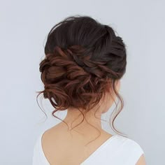 Beautiful romantic messy curled prom or bridal updo from Jouvence Aveda salon. Click for more hair inspo and how-to videos. Bridesmaid Updo, Prom Hair Updo, Super Hair, Bridesmaid Hair Updo, Low Bun, Bridal Updo, Wedding Updo