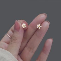 Heart Simple, Stud Earrings Women, Ziplock Bag, Flower Stud Earrings, Flower Stud, Jewelry Brand, Simple Fashion, Earring Type, Bridal Jewellery