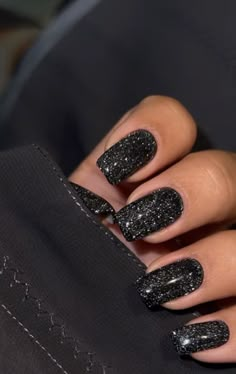 Black Sparkle Nails, Sparkly Acrylic Nails, Black Nails With Glitter, Silver Glitter Nails, Black Acrylic Nails, Nails Gold, Glittery Nails, White Glitter Nails, Nails Green