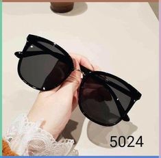 Kpop Idols Favorite Korean Sunglasses Brands Clear Glasses Frames Women, Pretty Sunglasses, Classy Glasses, Glasses Frames Trendy, Fancy Glasses, Clear Glasses Frames, Beautiful Glasses, Shoes Heels Classy