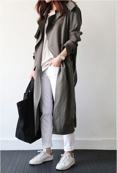 Minimal Stil, Trench Beige, Minimalist Moda, Look Adidas, Minimal Chic, Winter Mode, 가을 패션, Party Outfits, Inspiration Mode