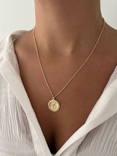 14k gold filled coin on figaro chain 18in with 2in chain extender Gold Coin Jewelry, Coin Pearl Necklace, Men Fashion Photoshoot, Trend Jewelry, Sweet 16 Gifts, Gold Coin Necklace, Coin Bracelet, Round Pendant Necklace, Coin Pearls