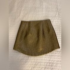 Zara Gold Jacquard Mini Skirt Size Small New With Tags Never Been Worn. Textured High Waisted Curved Hem Elegant Zara Mini Skirt Lined, Chic Lined Skirt For Holiday, Elegant Holiday Mini Skirt, Elegant Zara Mini Skirt For Party, Zara Pleated Mini Skirt For Party, Elegant Gold Mini Skirt For Spring, Zara Elegant Pleated Mini Skirt, Zara Fitted Formal Skirt, Elegant Gold Mini Skirt With Lining