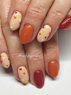 burnt orange nails with cute hearts Autumnal Nails, Donut Candles, Turkey Nails, Thanksgiving Nail Designs, Thanksgiving Nail Art, Thanksgiving Nail, November Nails, Nail Effects, Cute Nails For Fall