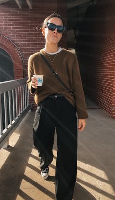 10 Piece Wardrobe: Outfit 1 | Natalie Borton 