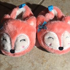 Cute And Easy On. New With Tags Textured Bottom. Fox Slippers, Boy Slippers Fox, Cute Fox, Kids Shoes, Kids Shop, Slippers, Fox, Texture, Tags