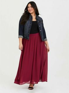 T Shirt With Skirt Outfit Plus Size, Long Skirt Outfits For Plus Size Women, Maxi Skirt Outfit Winter Plus Size, Plus Maxi Skirt Outfit, Cute Modest Outfits Plus Size, Diy Plus Size Clothes, Cute Outfits For Plus Size Women, Plus Size Long Skirt Outfits, Maxi Skirt Outfit Plus Size