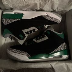 Brand New Jordan 3 Pine Green, Shoes Jordan, Air Jordan 3 Retro, Jordan Black, Black Silhouette, Green Brands, Air Jordan 3, Pine Green, Nike Fashion