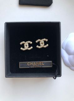 Chanel Pearl Earrings, Chanel Pearl, Chanel Pearls, Chanel Earrings, Jewelry Lookbook, Girly Jewelry