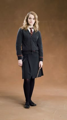 Hermione Granger Outfits, Harry Potter Iphone Wallpaper, Chica Chola, Harry Potter Iphone, Harry Potter Art Drawings, Gryffindor House