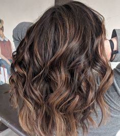 Image may contain: one or more people Balayage Lob, Highlights Balayage, Caramel Balayage, Lake Arrowhead, Brunette Highlights, Balayage, Highlights, Long Hair Styles, Hair Styles