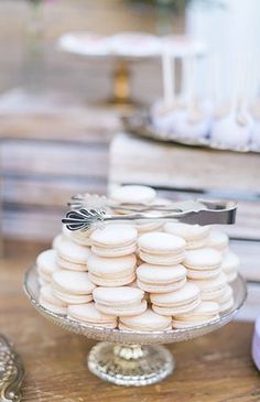 there are many macaroons on the table