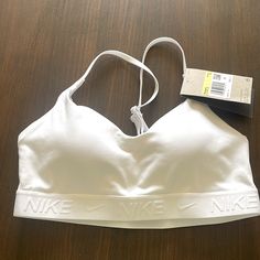 Brand New With Tags, White Nike Indy Bra Size Small. Xc Outfits, Track Sprinter, Nike Workout Clothes, Nike Bras, Cute Sports Bra, Fancy Fits, Sport Bras, Cute Country Outfits