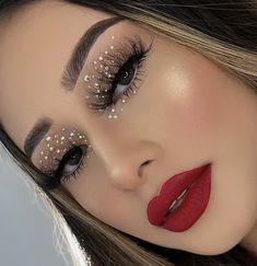 Crismas Makeup Look, Red Rave Makeup, Makeup Ojos, Flawless Face Makeup, Makeup Pictorial, Rave Makeup, Eye Makeup Pictures