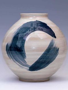 white stoneware pottery moon jar with blue/black brush work Korean Ceramics, Korean Pottery, Moon Jar, Clay Things, Clay Clay, Jar Vase, White Slip, Stoneware Pottery, Pottery Mugs