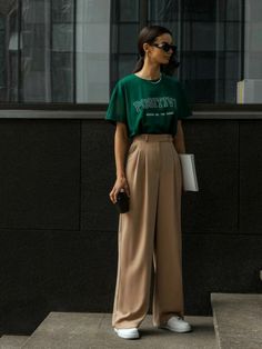 Looks Street Style, Outfit Trends, Casual Work Outfits, Tshirt Outfits, Online Fashion Stores, Casual Style Outfits, Looks Style, Mode Inspiration, Office Outfits