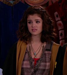 #selenagomez #alexrusso Alex Russo Hairstyles, Alex Russo Hair, Tv Shows, Hairstyles