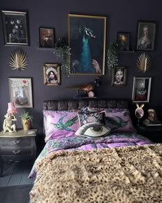 Feminine Bedroom Ideas, Dark Feminine Bedroom, Feminine Bedroom, Luxury Bedroom, Apartment Inspiration, Dark Feminine, Room Inspiration Bedroom, Dream House Decor