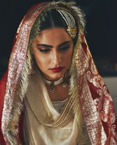 Wedding Core, Bridal Makeup Red Lips, Nikkah Bride, Traditional Bridal Jewelry, Pakistani Formal Dresses, Persian Wedding, Pakistani Couture, Bridal Lehenga Collection, Desi Bride