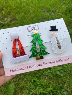 Glitter clips on a clip with felt backing  Clip size is 5mm Felt Clips, Holiday Hair Clips, Christmas Hair Clip, Christmas Hair Clips, Hair Bows Diy, Faux Hair, Christmas Hair Accessories, Fabric Hair Bows, Fabric Gift Wrap