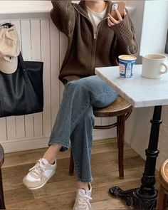 Outfit Looks Street Style, A Cup Of Coffee, Fall Aesthetic, 가을 패션, Clean Girl, Outfit Inspo Fall, Mode Vintage, Casual Style Outfits, Mode Inspiration