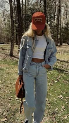 Granola Summer Outfits, Stile Blair Waldorf, Adrette Outfits, Thanksgiving Outfit Ideas, Looks Jeans, Fest Outfits, Black Kitten Heels, Nashville Outfits, Look Retro