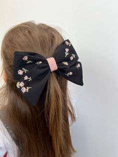 Floral embroidered bow Embroidery Bow, Embroidered Bow, Crochet Hair Clips, Diy Crochet Bag, Ribbon Crafts Diy, A Strong Woman Quotes, Crochet Hair, Ribbon Crafts