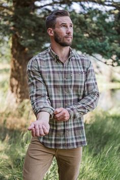 Inspired by the rugged spirit of Alaska, the Fairbanks Flannel Shirt is your go-to choice for whatever the day demands. Our top selling flannel shirt for a decade, it's made from midweight 100% cotton, it’s tough enough to handle the workday yet soft enough for comfort, having been pre-washed to give it that perfect worn-in feel from the very first wear. Whether you’re chopping wood, hiking trails, or grabbing a meal in town, this shirt has you covered. With its outdoor-inspired design, but clas Flannel For Men, Mens Clothing Styles Rugged, Guy In Flannel, Outdoorsy Style Men, Guy Clothes, Waxed Canvas Jacket, Great Gifts For Guys, Chopping Wood, Dark Brown Leather Jacket