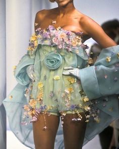 Estilo Hippy, Runway Fashion Couture, Vintage Runway, Thierry Mugler, Naomi Campbell, Mode Inspo, Marie Antoinette