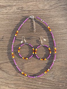 Beaded necklaces with beaded hoop earrings to make a perfect set made from glass seed beads. Custom, affordable western jewelry with extenders. ( Disclaimer: All items are uniquely crafted and created by GenZCreations. Our Items are NOT AUTHENTIC American Indian or Alaska Native American nor do they represent any Indian Tribe) Custom orders available, contact us here. The artisan work is handmade, so each piece is unique and may vary slightly from the picture, making each piece one of a kind. Beaded Earing Diy, Western Seed Bead Jewelry, Native American Seed Bead Patterns, Seed Beads Patterns, Native American Jewelry Diy, Bead Jewellery Making Ideas, Western Beaded Jewelry, Diy Western Jewelry, Western Jewelry Necklace