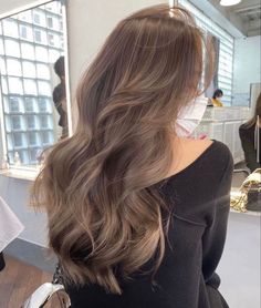 Light Brunette Hair, Rambut Brunette, Hair Color Asian, Beige Hair, Korean Hair Color, Honey Brown Hair, Brown Hair Looks, Brown Hair Inspo, Brunette Hair With Highlights