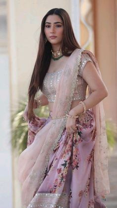 Aesthetics Outfits, Disha Parmar, Indian Bride Outfits, Saree Designs Party Wear, Bridal Dress Fashion, Traditional Indian Outfits, Indian Gowns Dresses, Indian Bridal Outfits