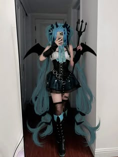 Hatsune Miku Outfits, Asics Gel 1130, Miku Hatsune Chibi, Devil Halloween, Miku Cosplay, Cosplay Inspo, Middle Age Fashion, Cosplay Tips, Miku Hatsune