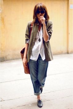 what to wear with baggy jeans 50+ best outfits #outfit #casual #jeans Italy Street Fashion, Look Jean, Trendy Swimwear, Mode Casual, Looks Street Style, Tomboy Fashion, 가을 패션, Looks Style, Mode Inspiration