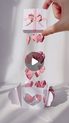 Lini Trịnh I Art | Design I Fashion on Instagram: "Gift box idea 💗☁️#diy #giftidea #paperheart #origami #birthdaygift #creative #xuhuong #explosionbox" Heart Chain Gift Box Tutorial, Diy Birthday Explosion Box Ideas, Origami Anniversary Gift, Gift Box Explosion, 3d Gift Box Ideas, Birthday Explosion Box Ideas Diy, Suprise Boxes Gift Diy, Explosion Box Ideas Diy, Origami Gift Box Diy