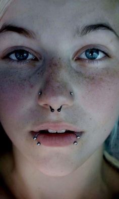 Nose Piercing Scar, Lip Piercing Stud, Piercing Bouche, Piercing Face, Spider Bite Piercing, Mouth Piercings, Double Tongue Piercing, Best Easy Hairstyles