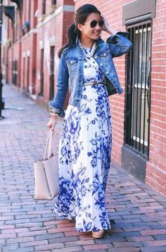 Sukienki Maksi, Frocks Design, Denim On Denim, Knot Dress, Long Frocks, Street Style Trends, Pleated Maxi Dress, Loose Style, Maxi Skirts