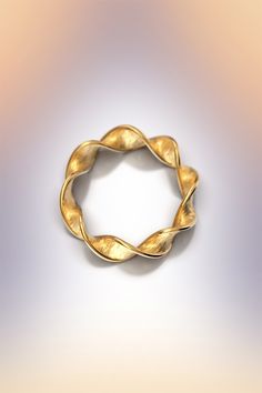 18k yellow gold ring made in Italy, 14k solid gold band. Italian gold ring in 14k or 18k solid gold, twisted gold band, Italian fine jewelry Stackable gold ring made in Italy. Alternative wedding ring available in 18k or 14k solid gold. A beautifully well-crafted wave ring. A solid gold ring with a combination of raw and polished finishes. ❥ Details Band measurements: approx. 5,2 mm wide Material: 14k solid gold , 18 solid gold Color: white gold, yellow gold and rose gold Sizes available: choose 14k Gold Spiral Rings, Twisted 14k Gold Ring, Twisted 14k Gold Rings With Modern Twist, Modern Twist 14k Gold Twisted Ring, Modern Twist Yellow Gold Twisted Stackable Rings, Spiral 14k Gold Ring, Elegant Gold Spiral Stackable Rings, Twisted 14k Yellow Gold Stackable Rings, Modern Twist Gold Round Band