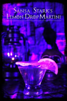 Sansa Stark's Lemon Drop Martini Cosmos Cocktail, Geeky Recipes, Fantasy Recipes, Game Of Thrones Cocktails, Game Of Thrones Food, Game Of Thrones Wedding, Cosmo Cocktail, Themed Cocktails, Lemon Cakes