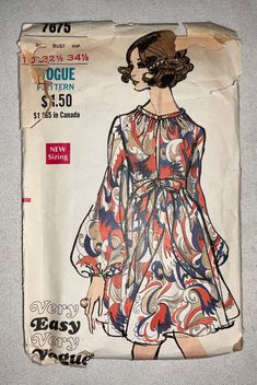 Such a lovely late 60's design from the Very Easy Very Vogue collection. From the envelope:  Misses' One-Piece Dress High-waisted dress with front opening has fitted gathered front bodice and full flared skirt. Full, full-length elasticized sleeves. Self tie belt.  It's a size 10 B. 32.5 W 23 H 33 Back waist length 15.75 The pattern is cut and complete with instruction sheet. It appears that the hem has been cut shorter, but the pieces for it are included, so they could easily be reattached to r Baby Doll Style Dress, Áo Blu, Fashion 60s, 1960s Vogue, Vintage Vogue Sewing Patterns, Patron Vintage, Vogue Vintage, Fashion 1960s, Look Retro