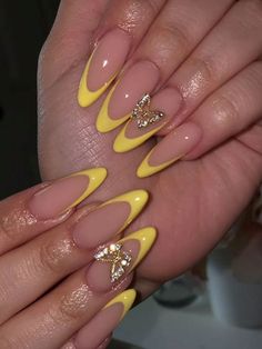 Nails 3d, Color Nails, Coffin Shape Nails, Acrylic Nails Coffin Pink, Bling Acrylic Nails, Butterfly Nail, Yellow Nails, Square Acrylic Nails